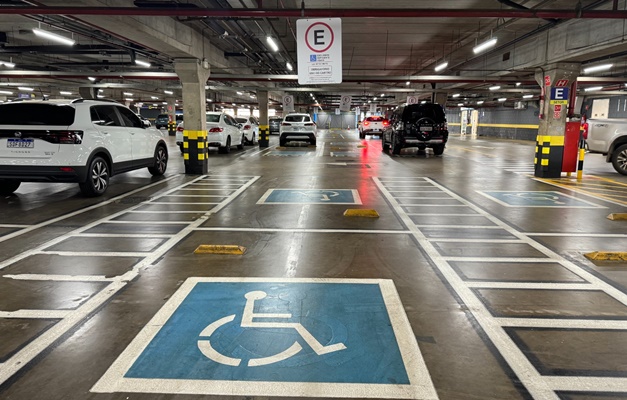 vagas especiais de estacionamento
