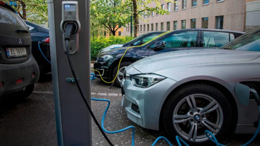 Imposto de carro eletrico